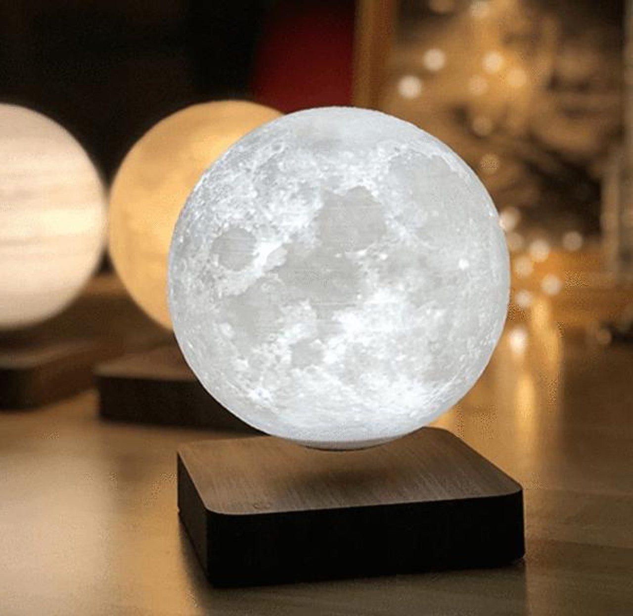 Votanila Magnetic Levitating Moon Lamp